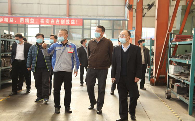 潘總在豐源羅茨風(fēng)機(jī)加工車間進(jìn)行精益生產(chǎn)的應(yīng)用介紹